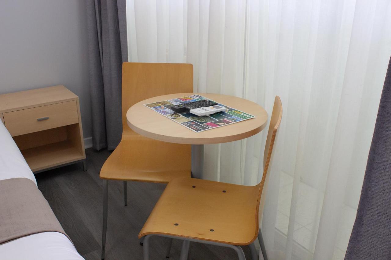 Caloundra Central Apartment Hotel Official Esterno foto
